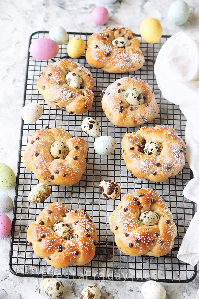 Bread + Tea Towel (pumpkin chocolate chip/wreath)