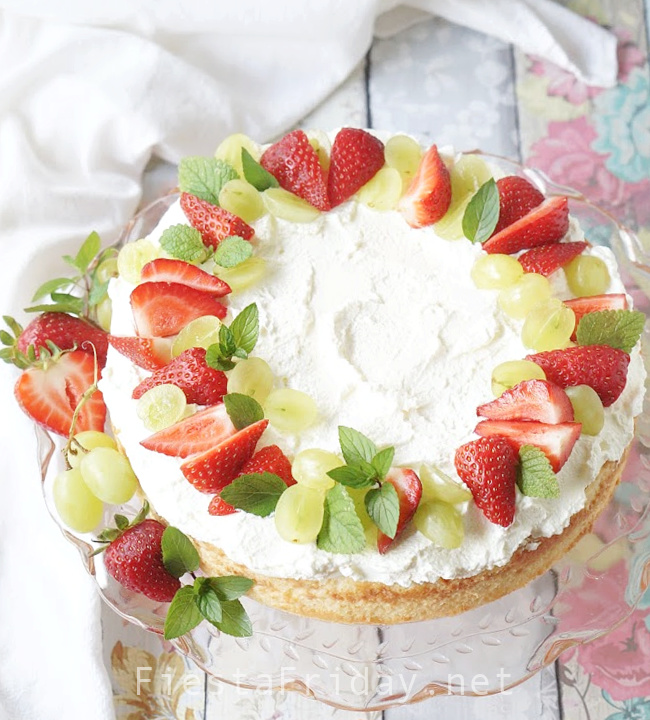 Japanese Strawberry Sponge Cake (Strawberry Shortcake) - RecipeTin Japan