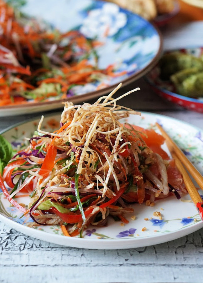 Chinese Prosperity Salad | FiestaFriday.net