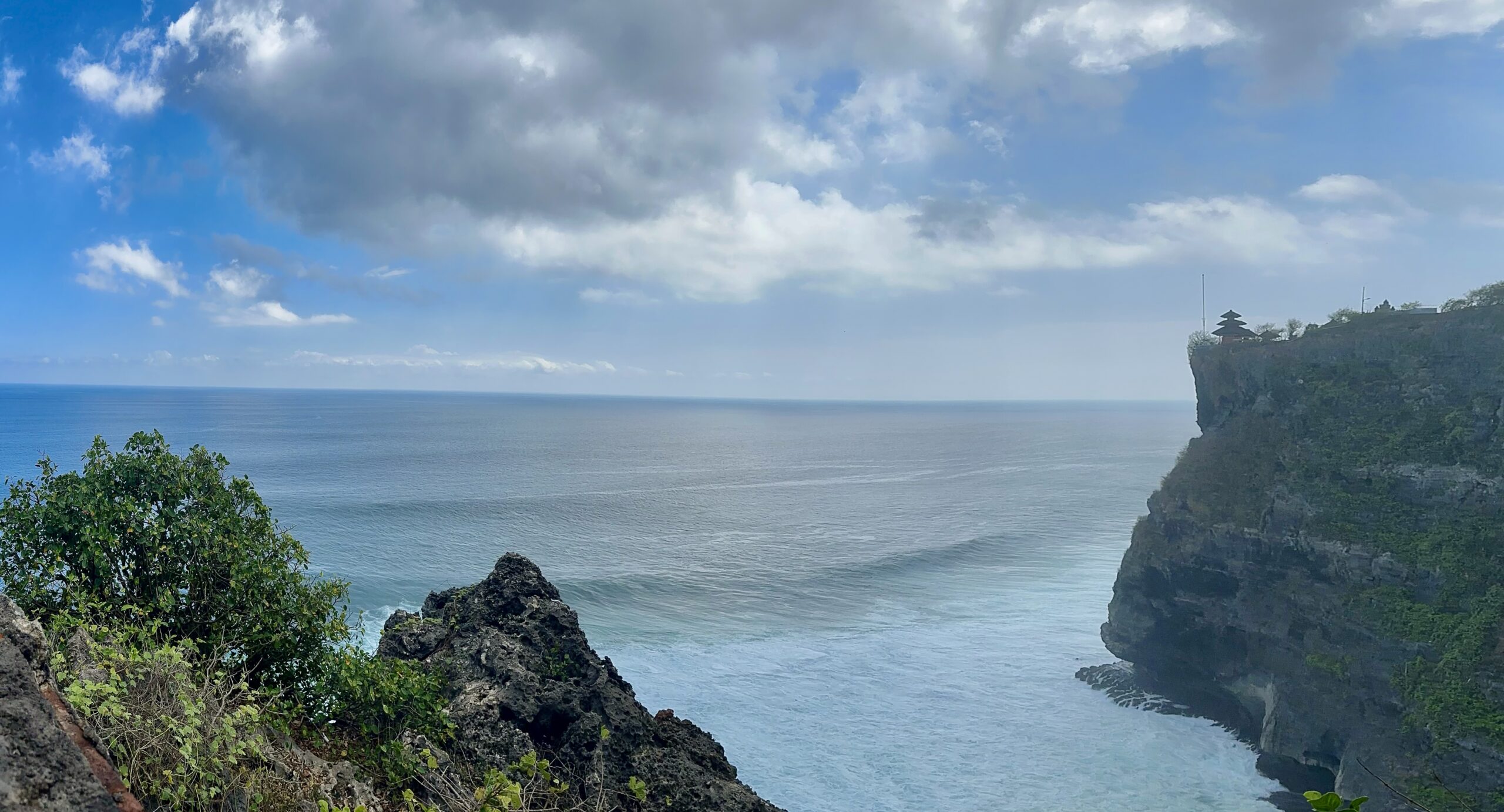 Pura Uluwatu Bali | FiestaFriday.net