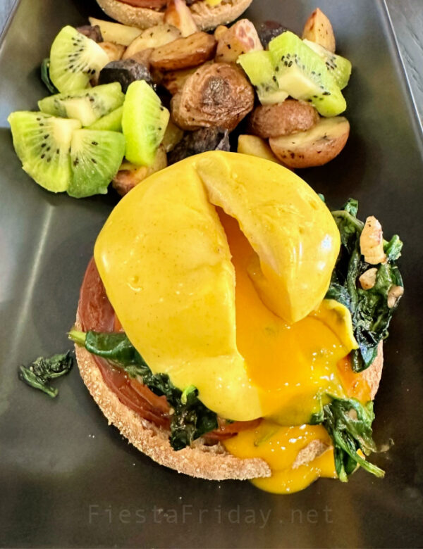 Vegan Eggs Benedict | FiestaFriday.net