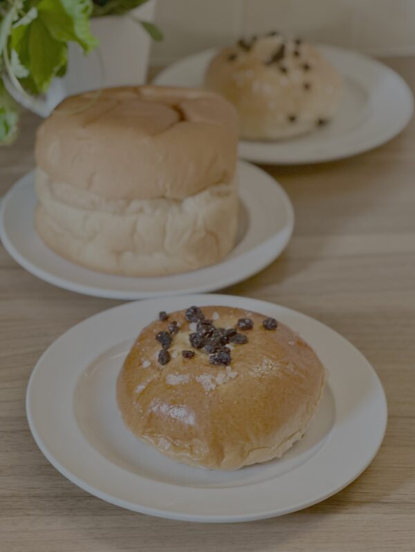 Bath and Sally Lunn Buns | FiestaFriday.net