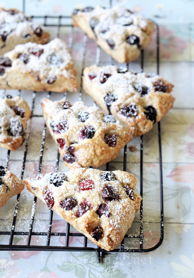 4th of July Scones | FiestaFriday.net