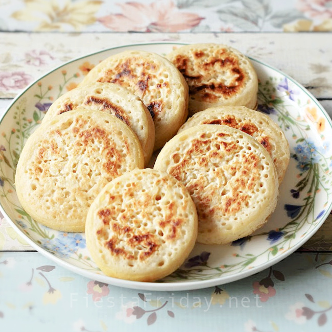 Sourdough Crumpets | FiestaFriday.net