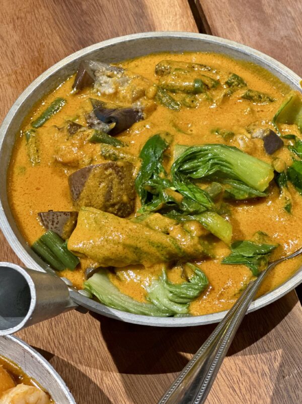 Vegan Kare Kare | FiestaFriday.net