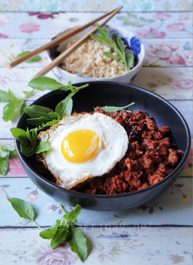 Chicken Pad Gaprao | FiestaFriday.net